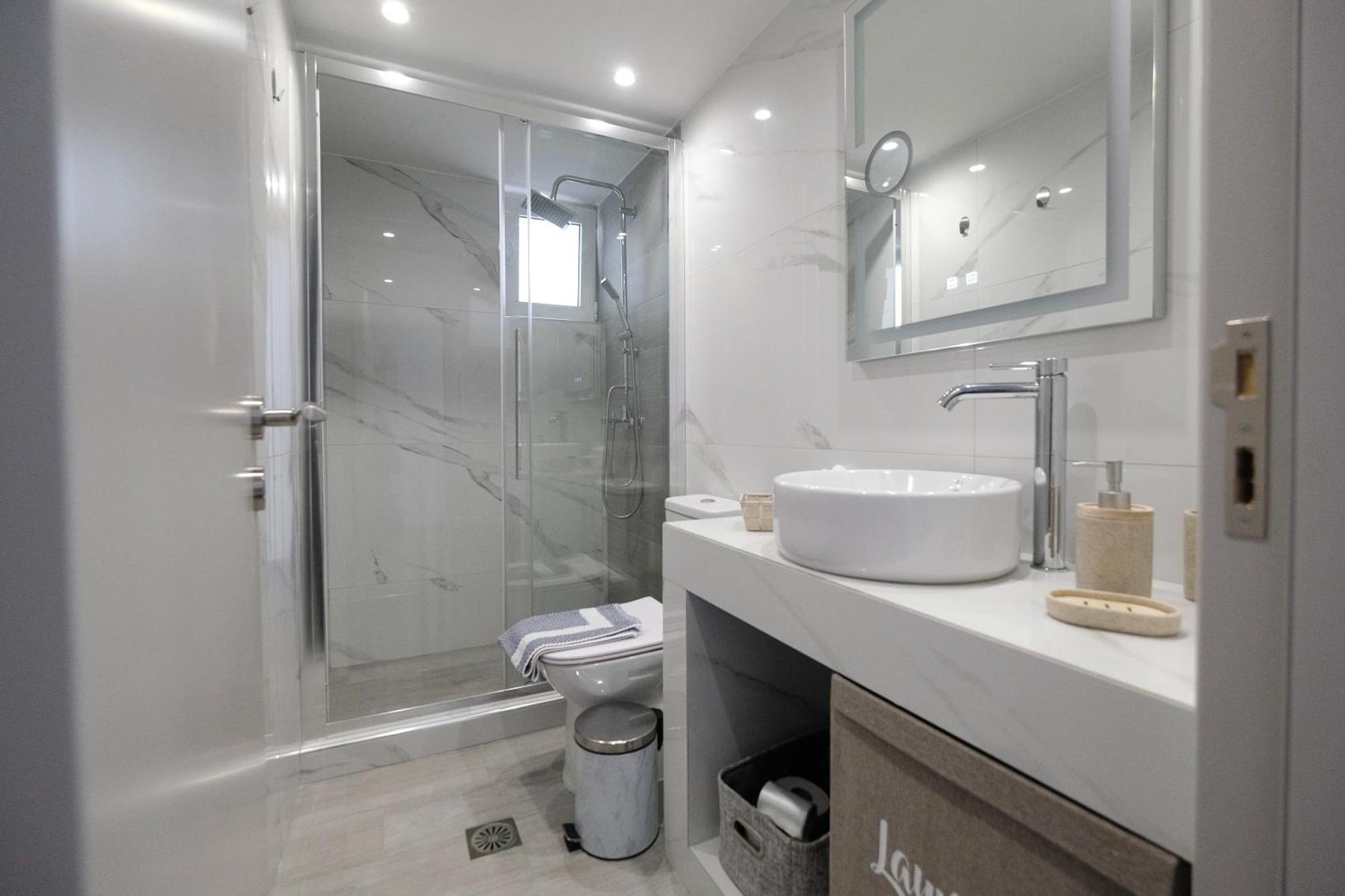 Rhodes Retreat: Modern Comfort In Serene Luxury Lägenhet Rhodes City