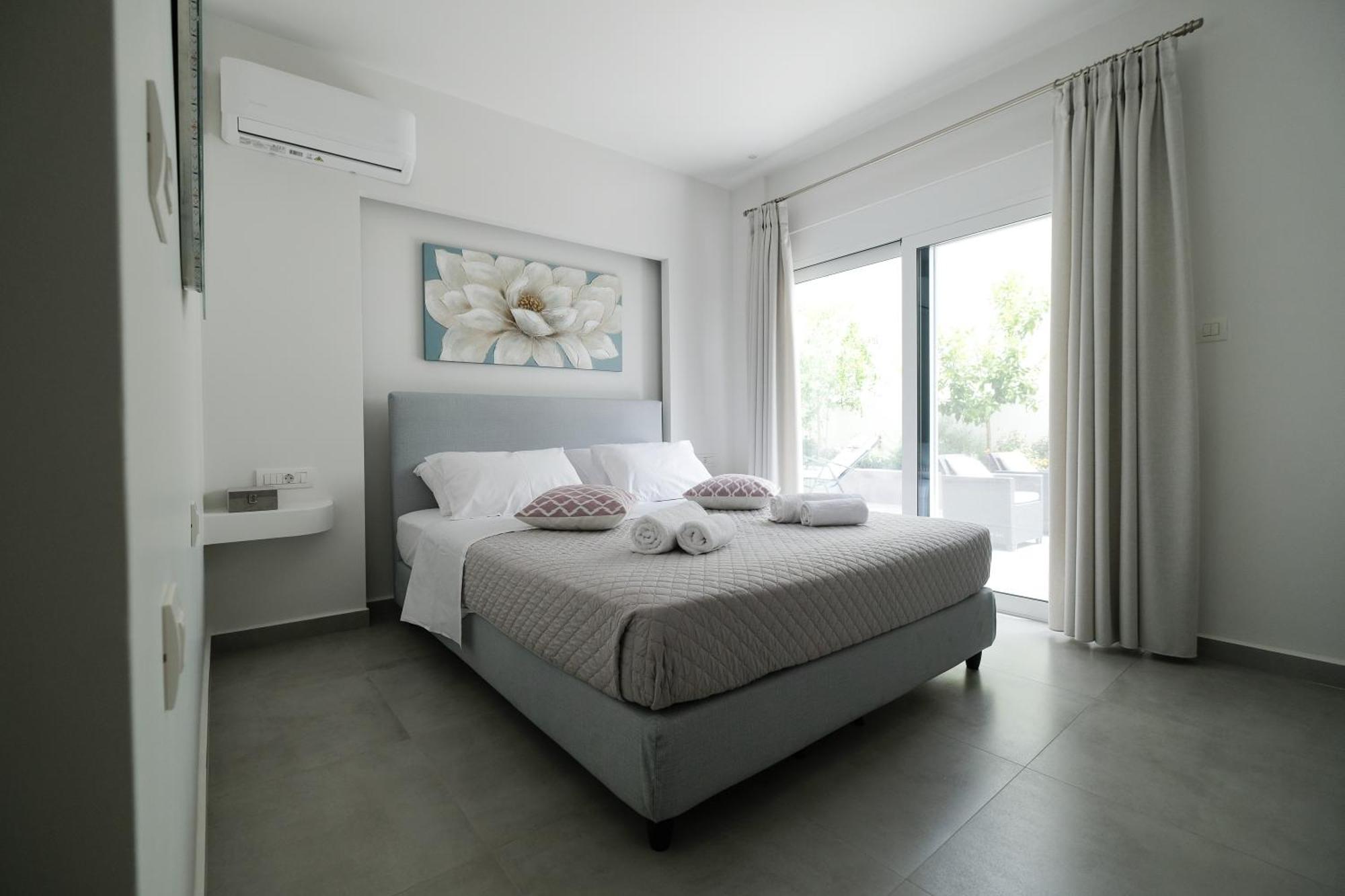 Rhodes Retreat: Modern Comfort In Serene Luxury *