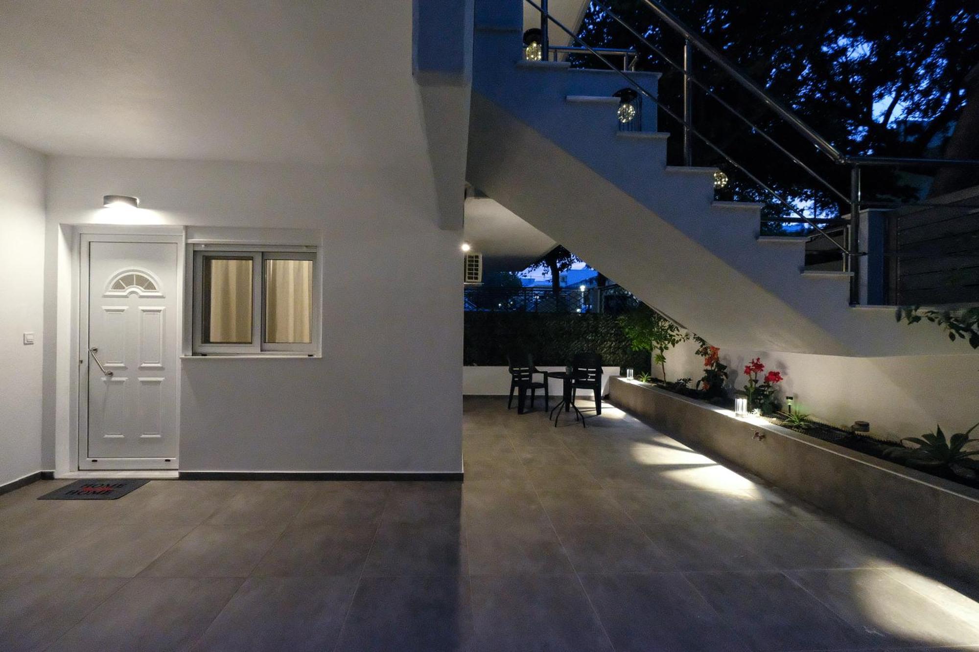 Lägenhet Rhodes Retreat: Modern Comfort In Serene Luxury *