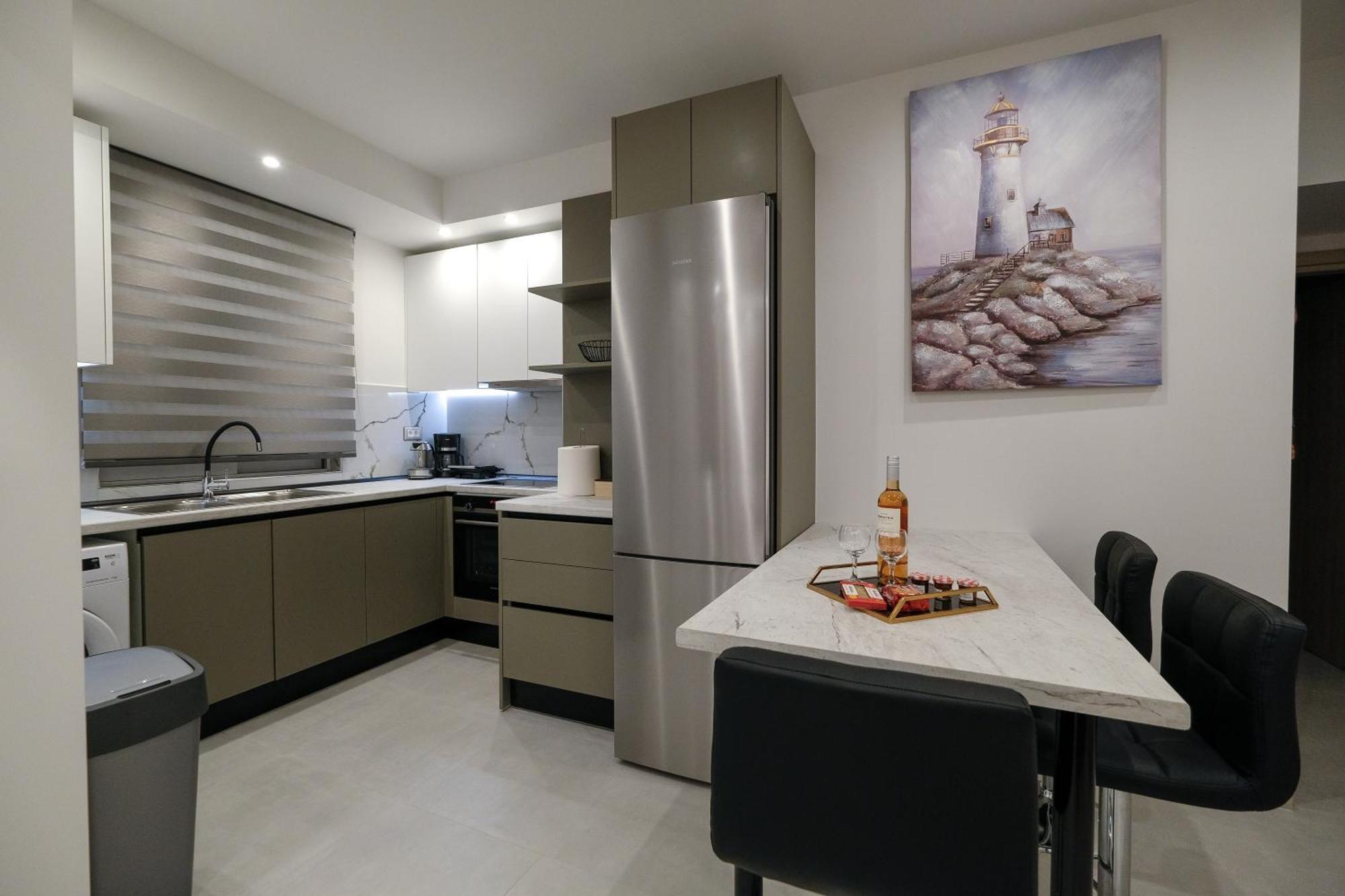 Lägenhet Rhodes Retreat: Modern Comfort In Serene Luxury *