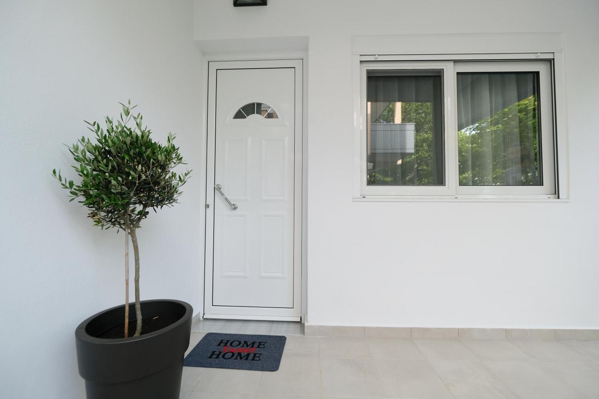 Rhodes Retreat: Modern Comfort In Serene Luxury Lägenhet Rhodes City